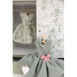 BOMBONIERA Vestito Profuma Biancheria Verde Salvia con Fiocco in Porcellana Capodimonte - Eleganza per Eventi