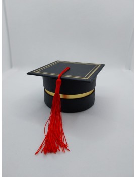 CAPPELLO LAUREA IN CARTONCINO CON 19 CONFETTI INCLUSI 8X8...